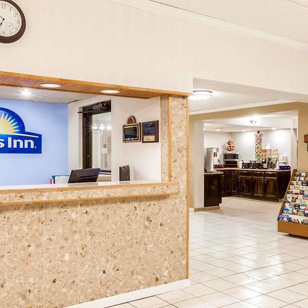Days Inn Syracuse Източна Сиракуза Екстериор снимка
