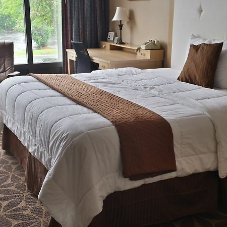 Days Inn Syracuse Източна Сиракуза Екстериор снимка
