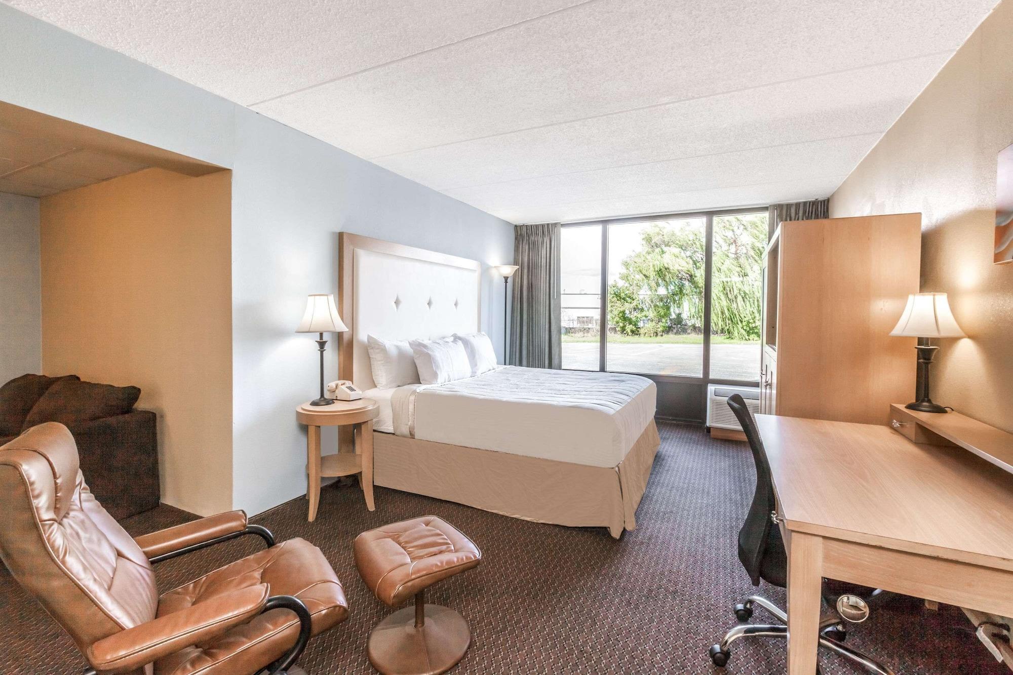 Days Inn Syracuse Източна Сиракуза Екстериор снимка
