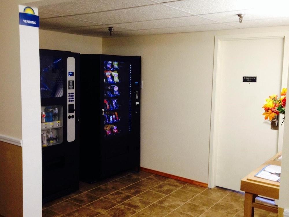 Days Inn Syracuse Източна Сиракуза Екстериор снимка