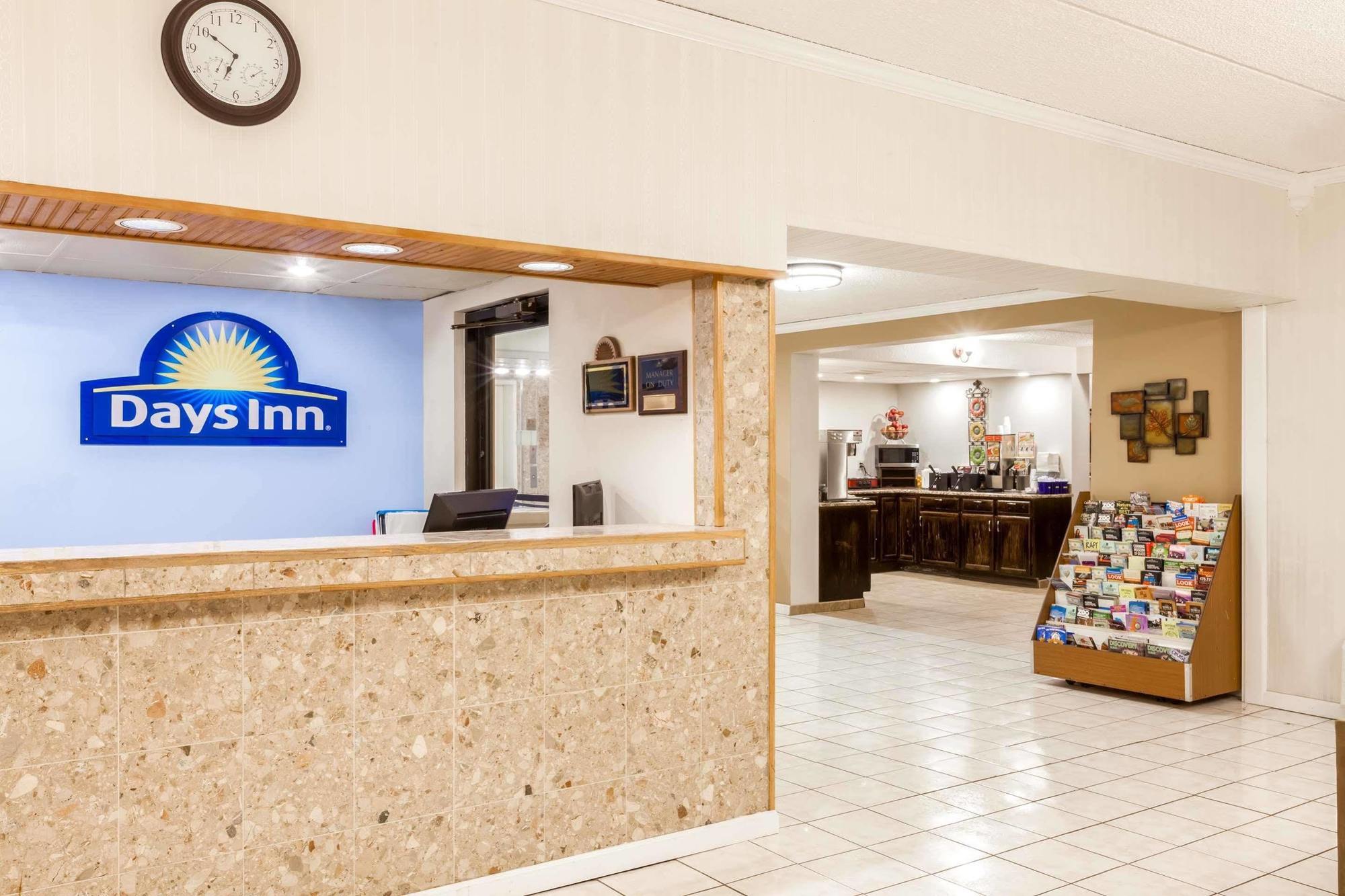 Days Inn Syracuse Източна Сиракуза Екстериор снимка