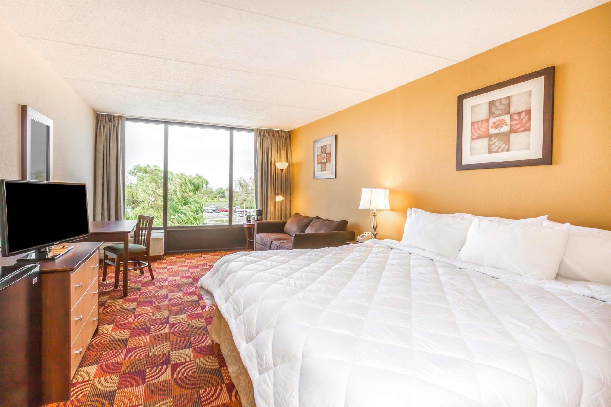 Days Inn Syracuse Източна Сиракуза Екстериор снимка