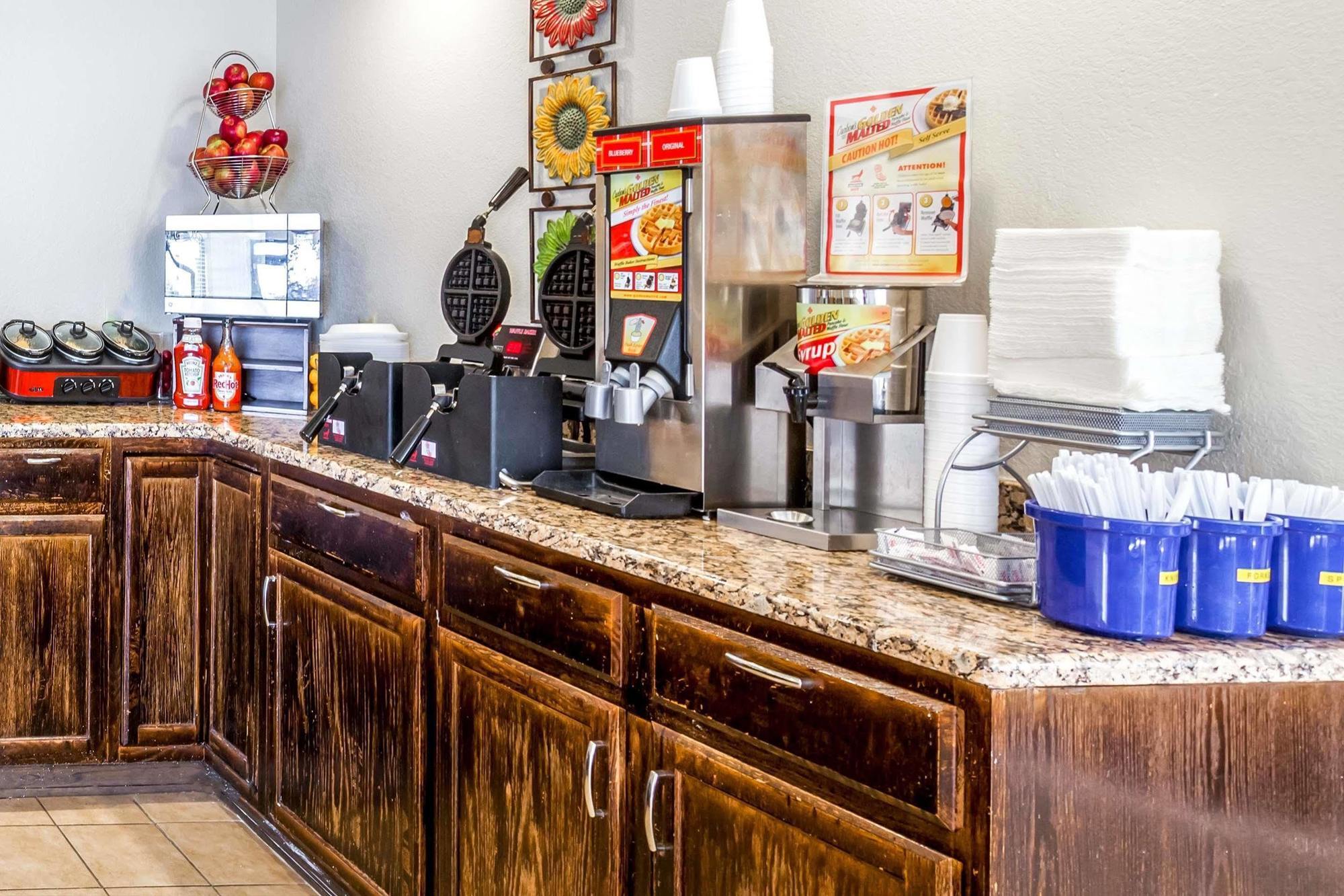 Days Inn Syracuse Източна Сиракуза Екстериор снимка